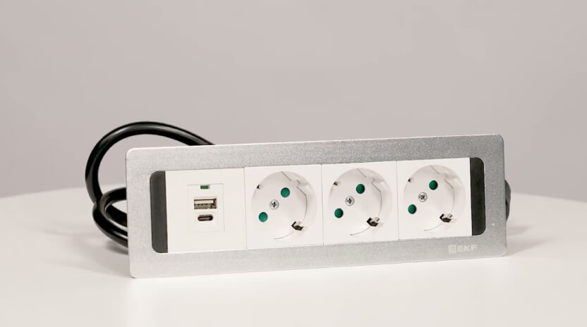 Встраиваемый настольный розеточный блок C-Line